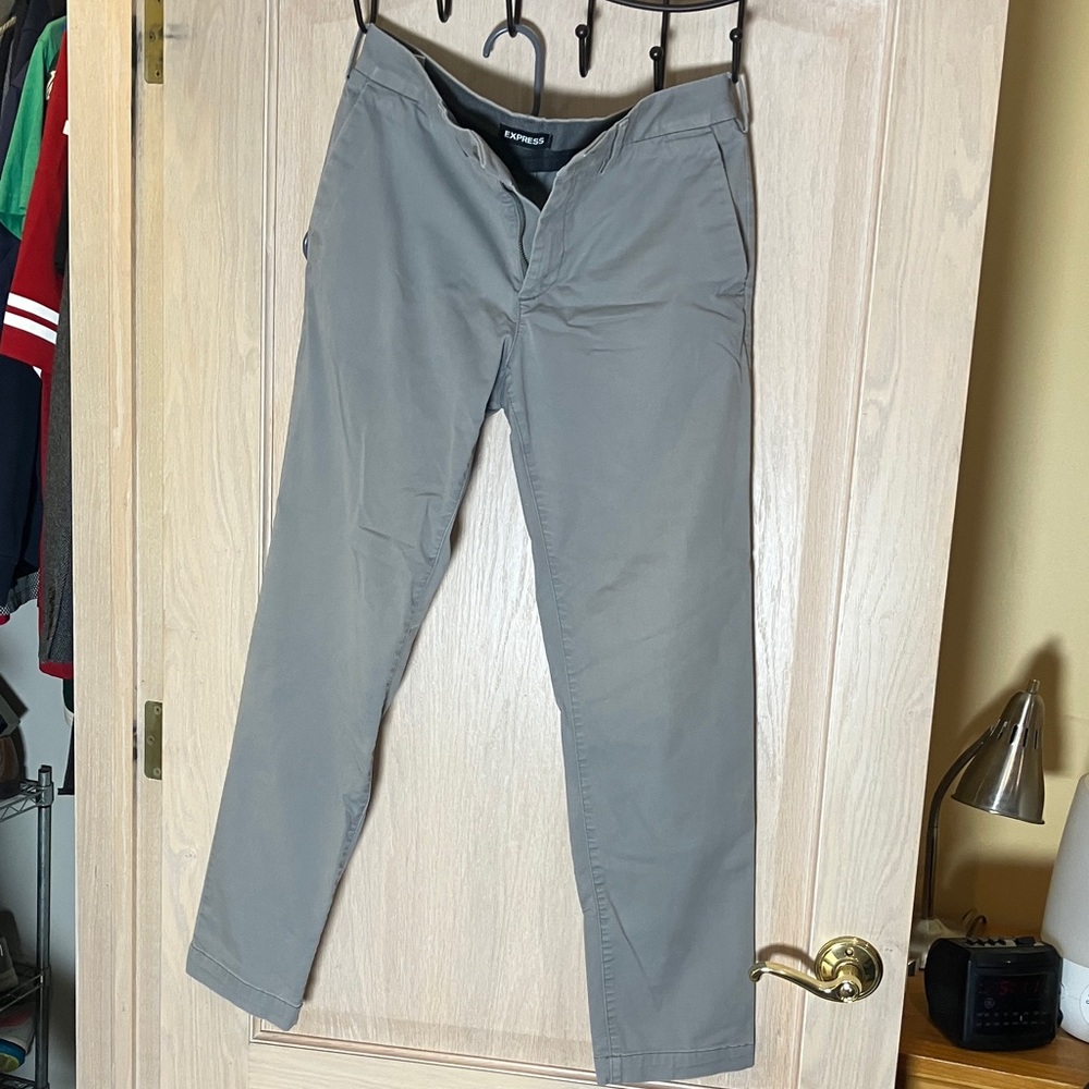 Express Men's Chinos in Gray